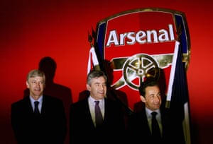 Wenger with the then French president, Nicolas Sarkozy, and prime minister Gordon Brown.