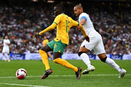 Garang Kuol under sin Socceroos-debut mot New Zealand søndag.