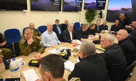 Israel’s prime minister, Benjamin Netanyahu (C), during a War Cabinet meeting at the Kirya in Tel Aviv.