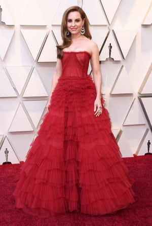 Taking up the tulle trend, Roma's Marina de Tavira was another of the evening's ladies in red; this time a strapless number with a full, carpet-skimming skirt. The actor, who has previously favoured Latin dress designers, also translated for her co-star Yalitza Aparicio on the red carpet