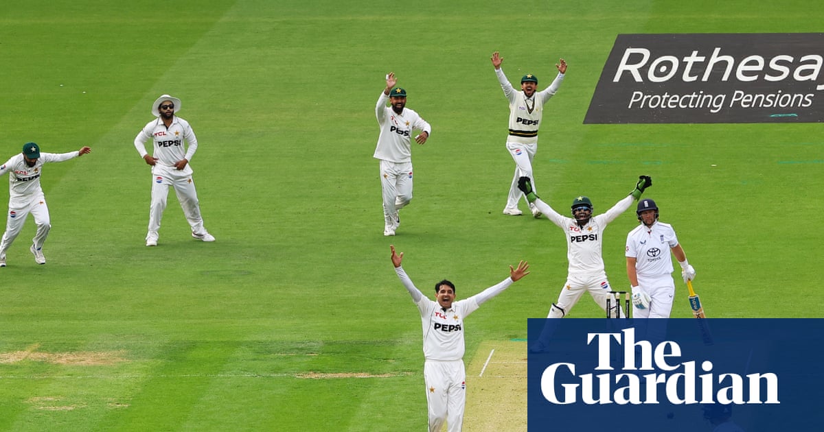 Mohammad Abbas pegs back England as improved Pakistan make their mark at Lord’s