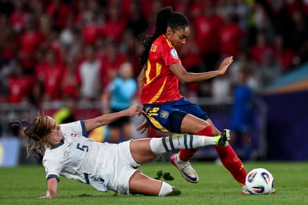 Salma Paralluelo of Spain competes for the ball with Noelle Maritz of Switzerland