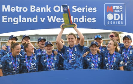 Nat Sciver-Brunt lifts the Metro Bank ODI trophy.