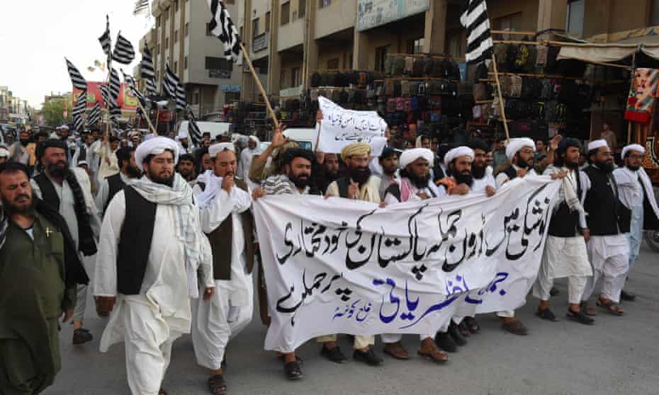 Supporters of a pro-Taliban party protest against a US drone strike that killed Afghan Taliban leader Mullah Akhtar Mansoor.