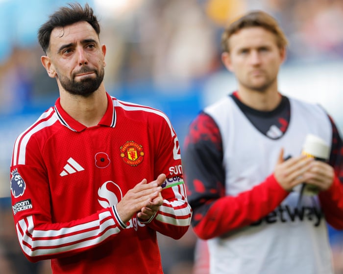 Manchester United’s capitulation at Chelsea paints picture of a club that barely exists | Barney Ronay