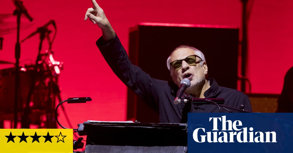 Donald Fagen Tour 2020 Steely Dan review – yacht rockers breezily reel in the years Donald Fagen Tour 2020 Steely Dan review – yacht rockers breezily reel in the years