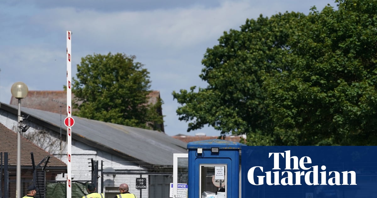 Empreiteiro do Home Office investiga alegações de racismo e discurso de ódio de funcionários