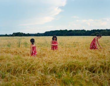 Anabel, Paula, Clara, 2008.Archipelago (2004–2014) focusses on the contradictions of human relationships across countries, generations and genders. Yolanda del Amo explores how our longing for closeness coexists with our desire for individuality