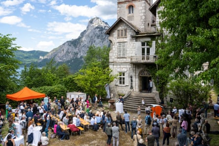 Villa Karbach, near the Karbach quarry, is showing works of unconventional power and intensity