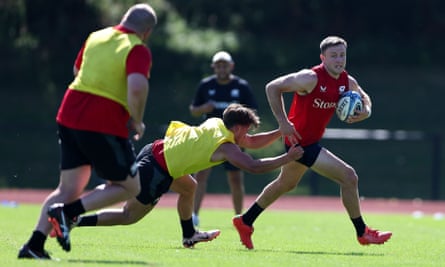 The Saracens fly-half Fergus Burke in training