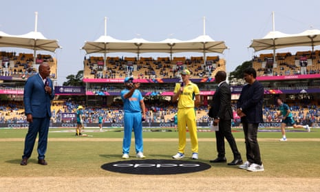 Pat Cummins calls the toss correctly.