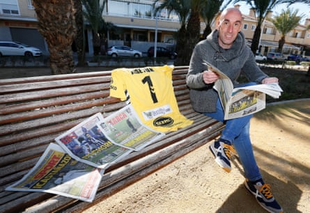 The morning after the night before: José Juan poses in Elche with the headlines he helped write.