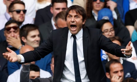 Antonio Conte tries to get a point across to his players during Chelsea’s win against Sunderland on 21 May