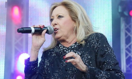 María Mendiola singing in 2015.