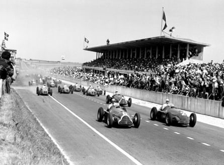 Juan Manuel Fangio leads Nino Farina and Luigi Fagioli – all three in the dominant Alfa Romeo 158 – at the start of the 1950 French Grand Prix.