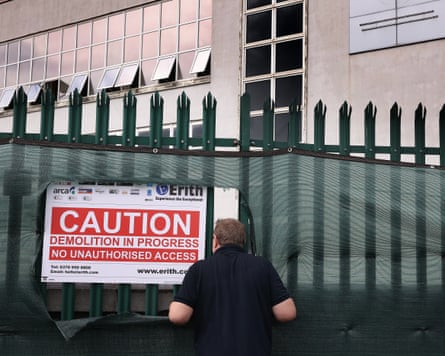 Former Vauxhall worker Gary Reay outside the closed Luton plant.