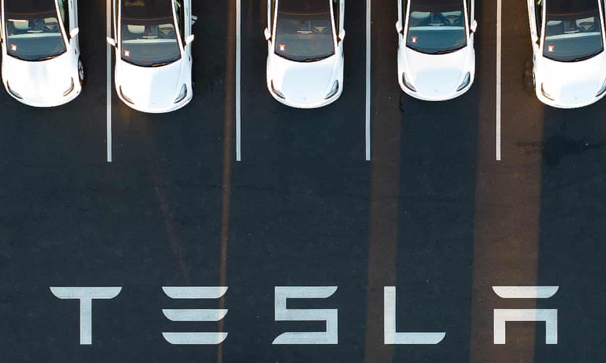 Tesla behind eight-vehicle crash was in ‘full self-driving’ mode, says driver (theguardian.com)