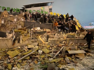 Edificios destruidos tras los terremotos Malatya, Turkiye.
