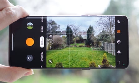 the hasselblad camera app on the Oppo Find X5 Pro