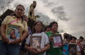 Manila protesters march against the drug killings.