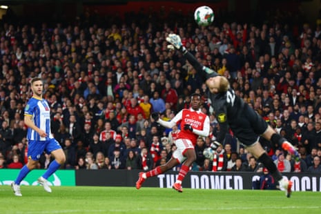 Arsenal v Brighton, Nottingham Forest v Tottenham: Carabao Cup – live | Carabao Cup 12 Brighton keeper Jason Steele is beaten by a fine finish from Eddie Nketiah to give Arsenal the lead.
