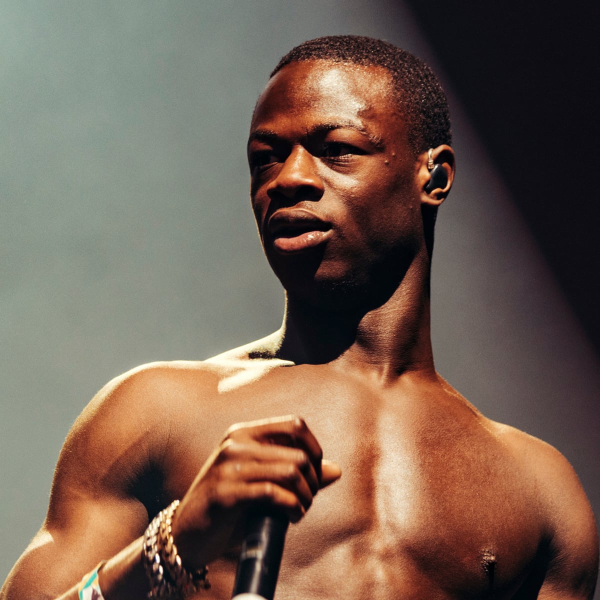 Rapper J Hus Invited On Stage By Drake To Reveal Release From Prison J Hus The Guardian