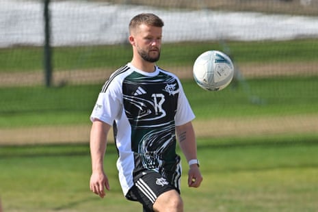Ben Duckett of Nottinghamshire during warms up at Trent Bridge before the final day of their match with Warwickshire