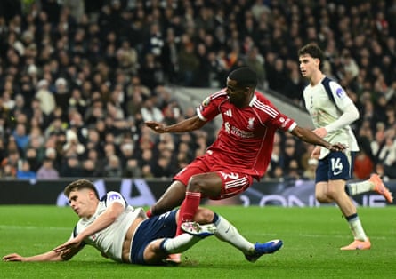 Alexander Isak scores against Tottenham but is injured by Micky van de Ven’s challenge
