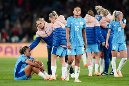 Sarina Wiegman consoles Lauren James after 2023 World Cup final