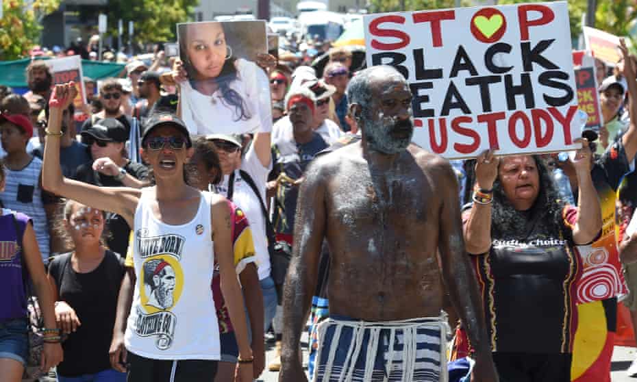 Protesters rally against Aboriginal deaths in custody in Brisbane, 14 November 2014