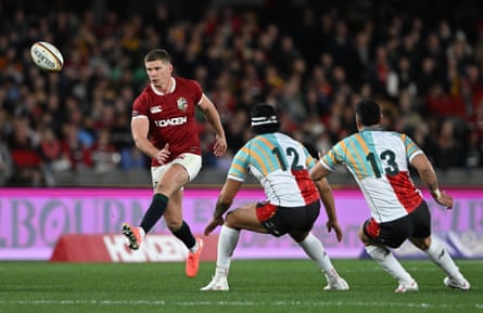 Owen Farrell kicks for territory
