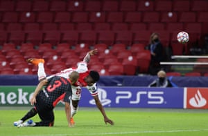 Kudus vies for the ball with Fabinho.