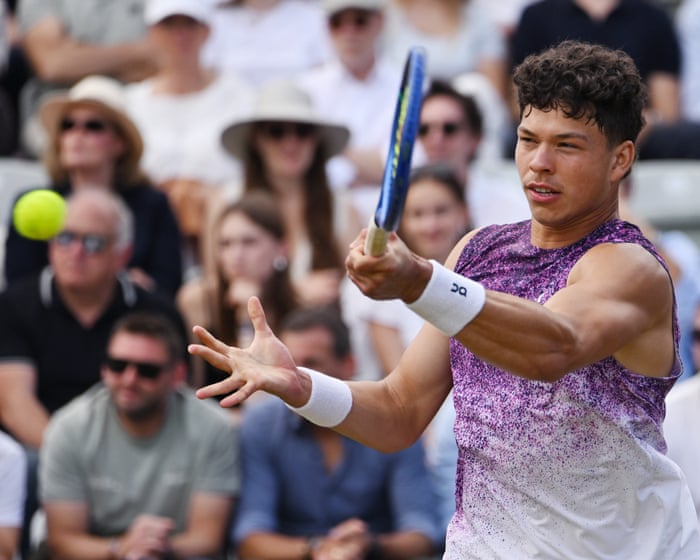 Ben Shelton bests fellow American Taylor Fritz in Stuttgart for first title on grass