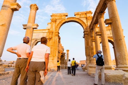 Tourists in Palmyra in May 2009.