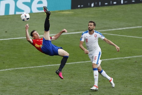 Spain’s Aritz Aduriz lets fly with an overhead kick against Czech Republic in the Euro 2016 Group D match.