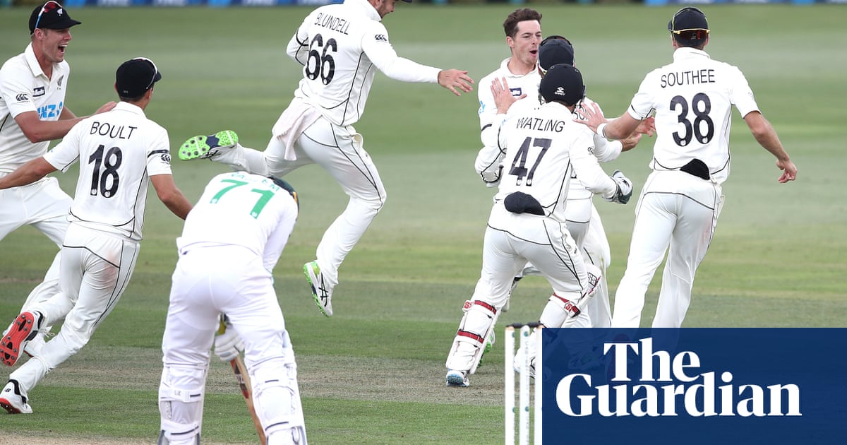 New Zealand leave it late to secure dramatic first Test win over Pakistan