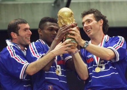 Zinedine Zidane, Marcel Desailly and Laurent Blanc with the World Cup trophy