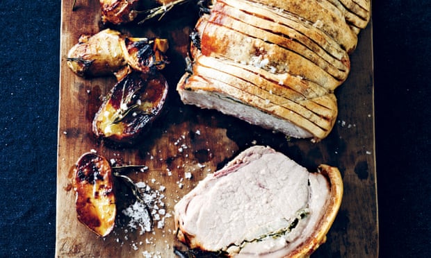 Pork roast with herbs, fennel and new potatoes