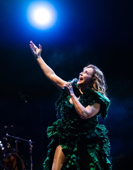 A fierce political charge … Daniela Mercury.