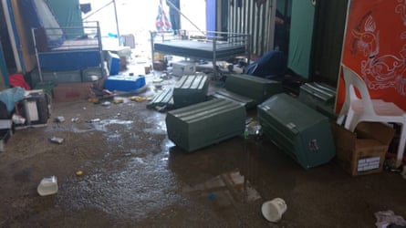 The belongings of the refugees and asylum seekers in the Manus Island detention centre are messed up by PNG police.