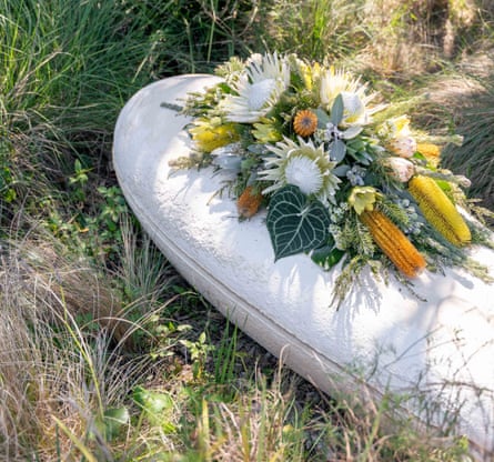The biodegradable coffins weigh about 30kg.