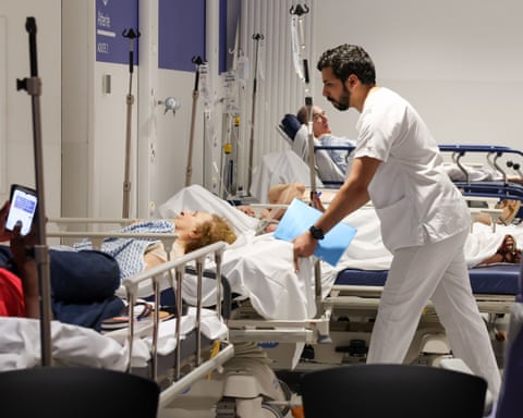 Adult emergency services at the Paris-Saclay Hospital during the heatwave in Paris.