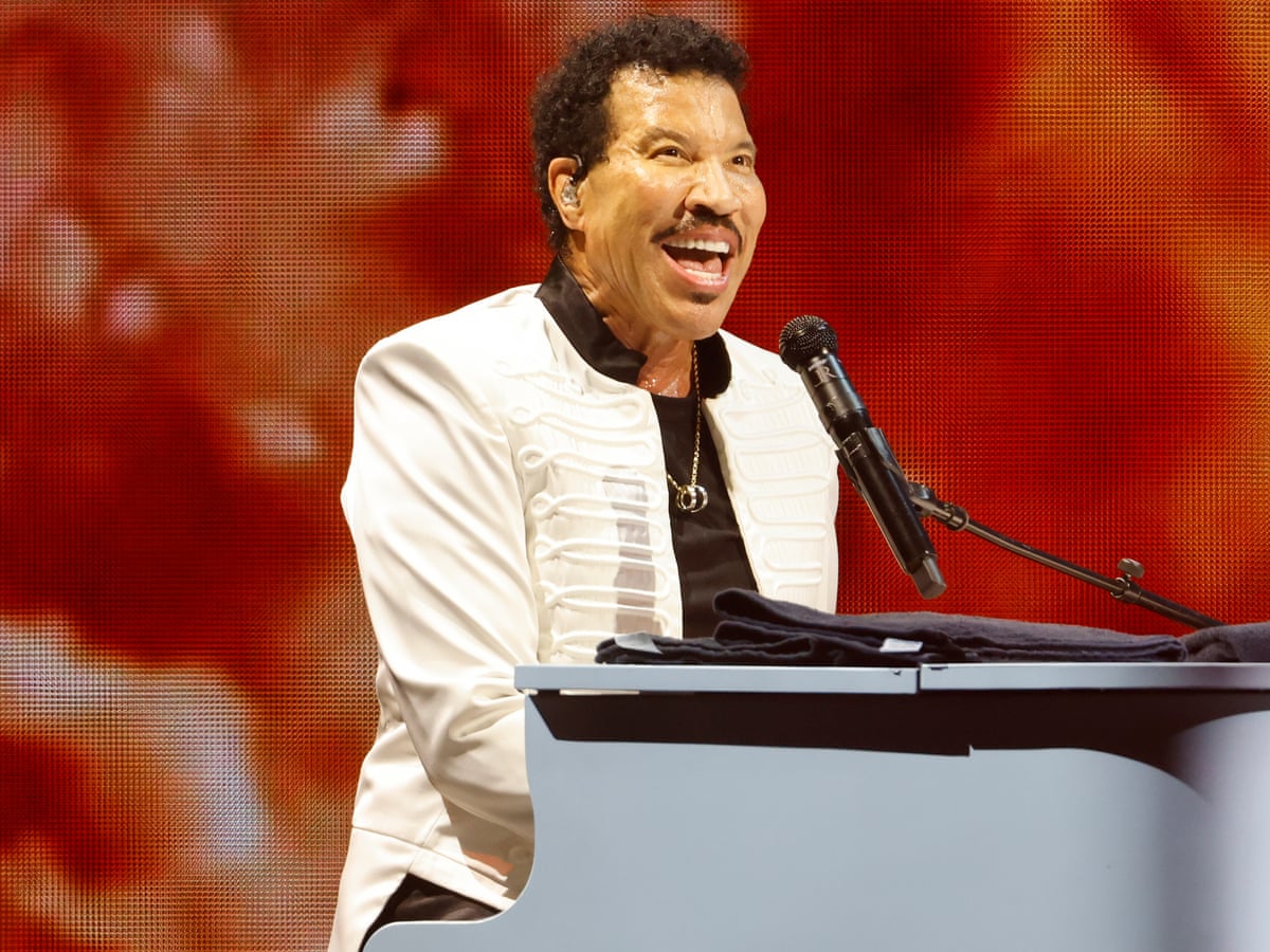 Lionel Richie review – larger-than-life legend delivers a lesson in charm | Lionel  Richie | The Guardian