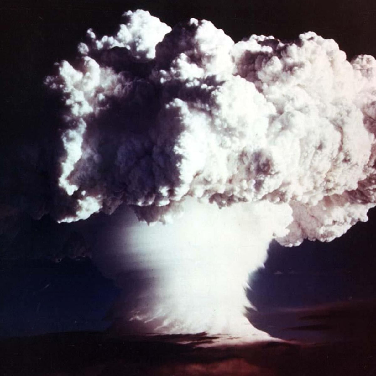 What The Mushroom Cloud From 1952 Hydrogen Bomb Test Revealed Nuclear Weapons The Guardian Christmas Island Nuclear Tests Babies 2021