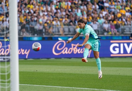 Sam Kerr scores a goal