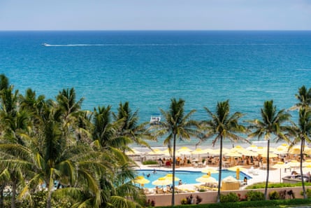 Palm Beach ocean and pool