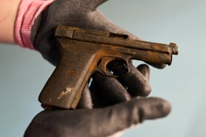 A Mauser 1910 pistol