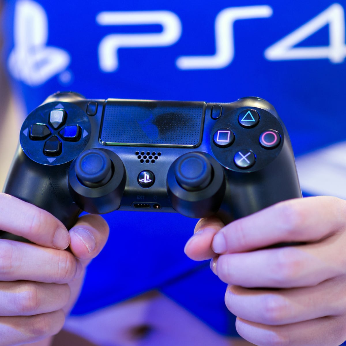 Mægtig sværge halskæde The tale of a modified PlayStation 4 controller means more than a  heartwarming gesture | Games | The Guardian