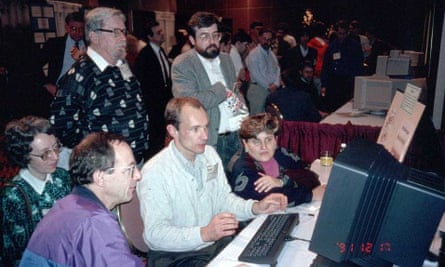 Berners-Lee demonstrating the world wide web to delegates at the Hypertext 1991 conference in San Antonio, Texas.