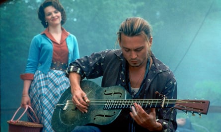 Juliette Binoche and Johnny Depp in the 2000 film adaptation of Chocolat.